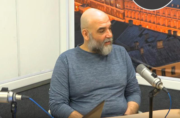 Tờ DW dẫn lời Marcelin Yoyo, một quan chức thành phố Sibut, tiết lộ ba nhà báo này đã bị khoảng 10 người đàn ông, tất cả đều đội khăn xếp và chỉ nói tiếng Ả-rập, bắt cóc trước khi họ bị sát hại. Ảnh: scribd.