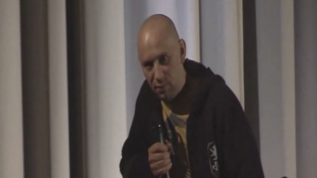 Họ được cho là đã bị các tay súng không rõ danh tính tấn công khi đang thực hiện phóng sự về hoạt động của tập đoàn Wagner, một công ty an ninh tư nhân Nga chuyên cung cấp lính đánh thuê tới các "điểm nóng" trên thế giới. Ảnh: Youtube.