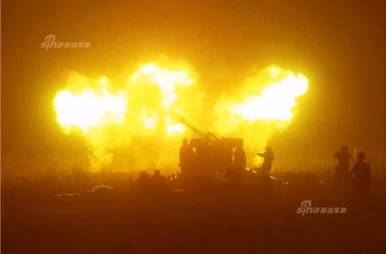 Trong số các loại pháo mà Quân đội Triều Tiên sở hữu thì pháo tự hành M-1978 Koksan (nòng 170mm), pháo phản lực 240mm M1985, M1991 được đánh đánh giá là đáng sợ nhất với tầm bắn xa (đặt ở DMZ đủ sức vươn tới Seoul), sức hủy diệt lớn.