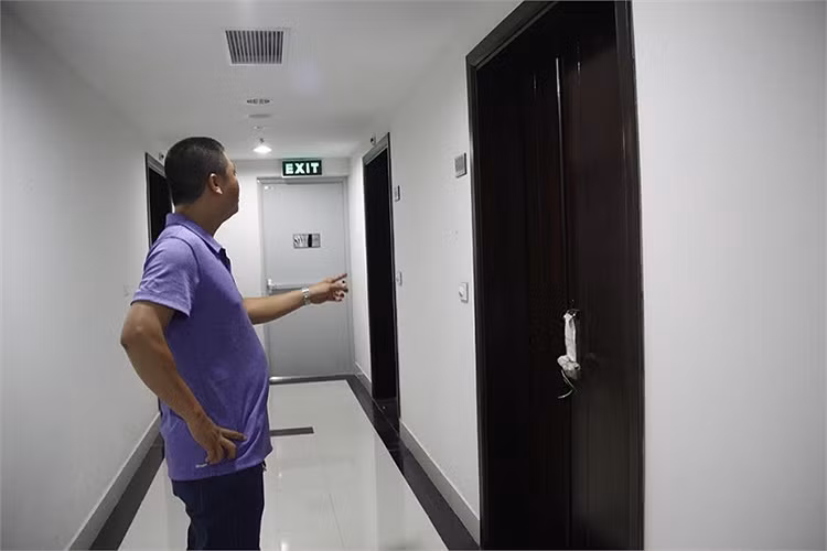 Chủ đầu tư cũng tự ý chia nhỏ căn hộ lớn thành 2 căn hộ nhỏ ở tầng 24