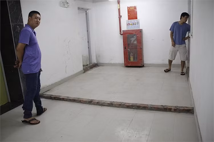 Chủ đầu tư phải xây "con lươn" để chặn nước tràn ra sàn 