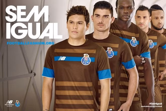 1. FC Porto: Khi được hỏi, hầu hết người hâm mộ Porto đều phản đối trang phục của đội bóng con cưng. Màu cà phê nhạt không chỉ làm giảm uy lực của CLB hùng mạnh nhất Bồ Đào Nha, nó còn khiến các cầu thủ khó phát hiện ra nhau trong lúc thi đấu.