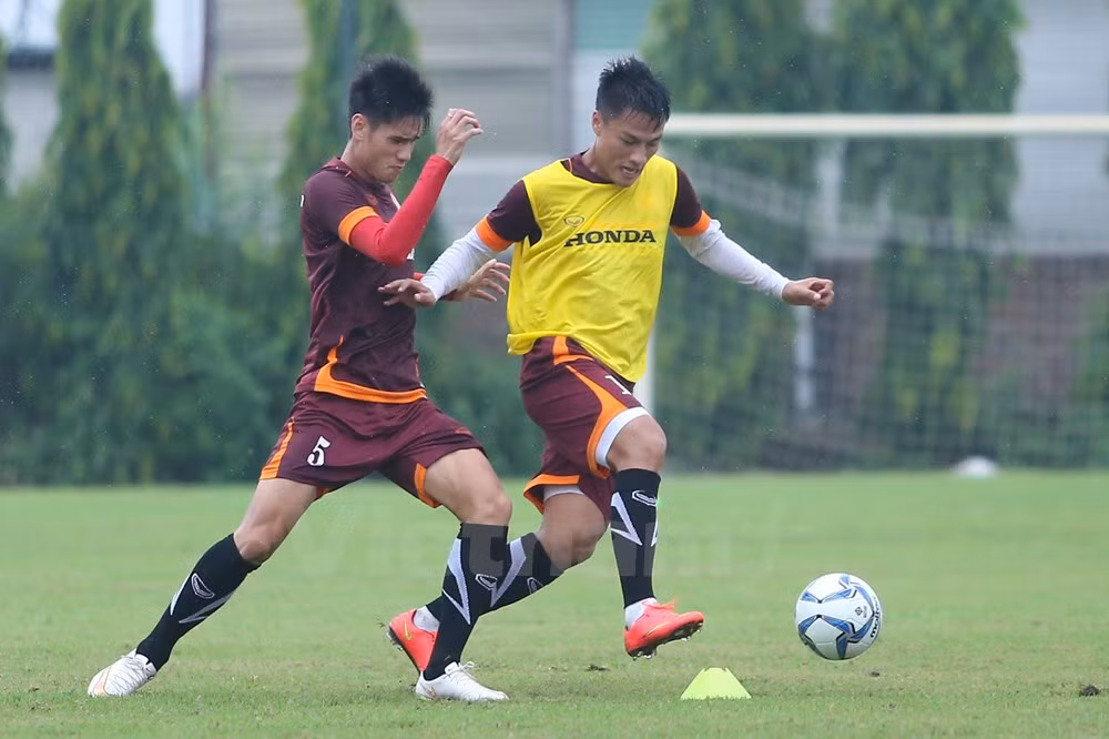 Hinh anh tuyen Viet Nam tap luyen cho vong loai World Cup 2018