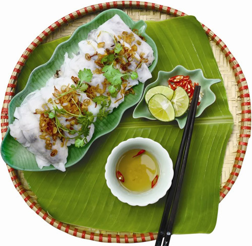  Cách pha nước chấm bánh cuốn. Nguyên liệu: 300 ml nước lọc, 1 thìa đường, 1 thìa nước mắm, ớt băm, ít dấm hoặc chanh nêm sau cùng cho vừa độ chua.