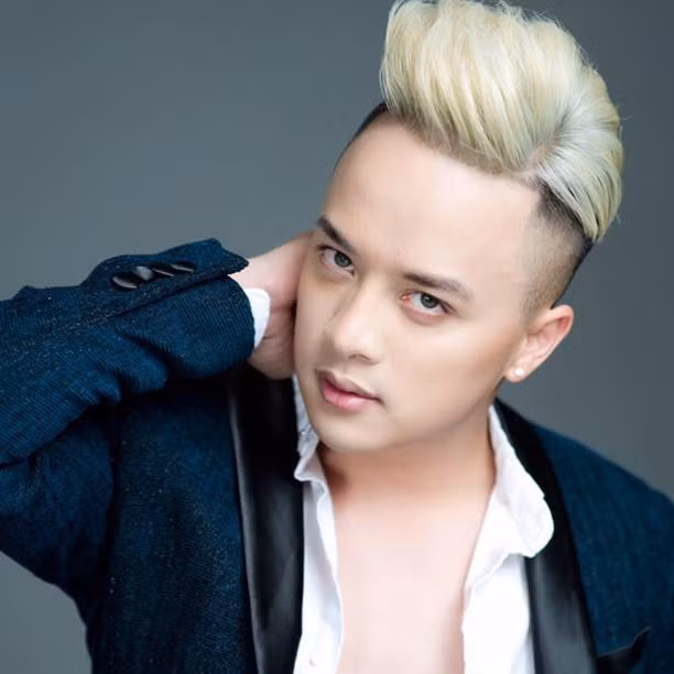 Cao Thai Son bi trai la U40 sam so tren may bay