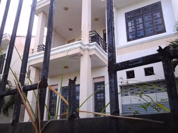 Sau đó, đoàn bóng đá Đà Nẵng cùng các cơ sở hạ tầng ở khu vực này, các căn hộ cho chuyên gia được bán cho ngân hàng Thương mại cổ phần Sài Gòn-Hà Nội (SHB).