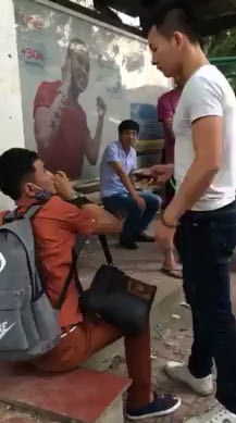 Soai ca tran ap ke trom iPhone 6s o tram xe buyt