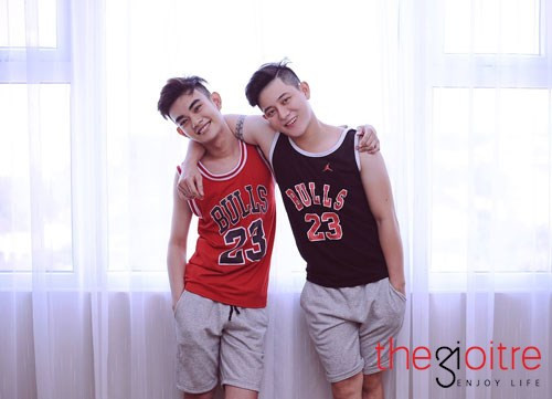 Dự định của cặp đôi đẹp trai là sẽ cùng mở một quán coffee nhỏ để kinh doanh.