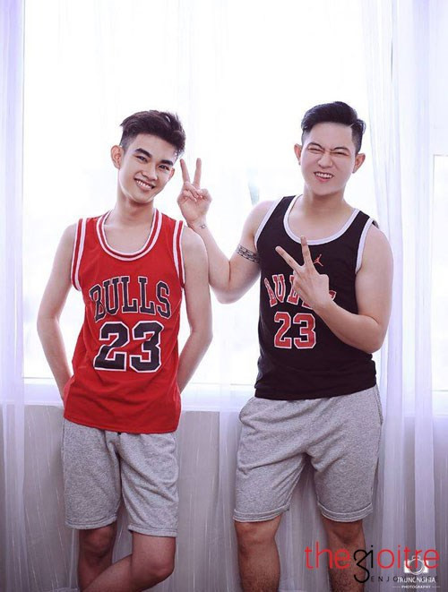 Leo Nguyễn chia sẻ: “ Mình thấy vui và bất ngờ vì không nghĩ những bức ảnh này được mọi người ủng hộ như vậy. Vì lúc đầu tụi mình nghĩ đơn giản là chụp để lưu lại những kỉ niệm thôi”.