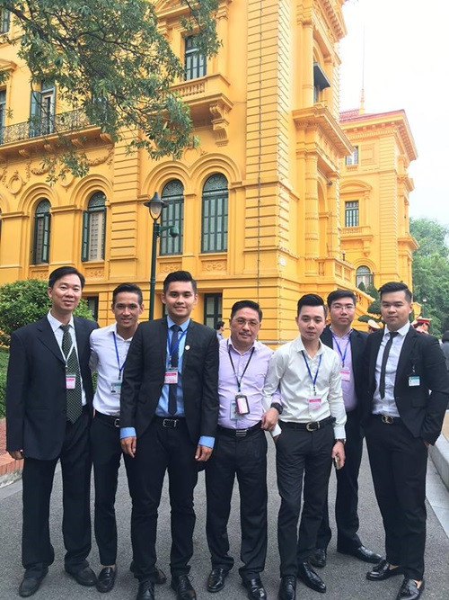 Việc được gặp gỡ và tiếp xúc với nhiều vị khách quan trọng trong đoàn tháp tùng tổng thống Obama lần này của Đức Nam là niềm mơ ước của không ít người.