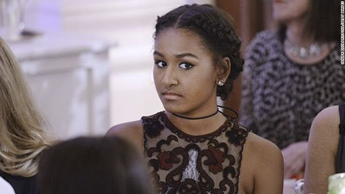 Con gái út Sasha Obama.