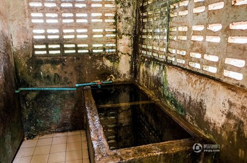 Sau khi loạt ảnh về ký túc xá kinh hoàng của sinh viên Lào được đăng tải lên mạng xã hội đã khiến nhiều người vô cùng ngạc nhiên, thắc mắc.