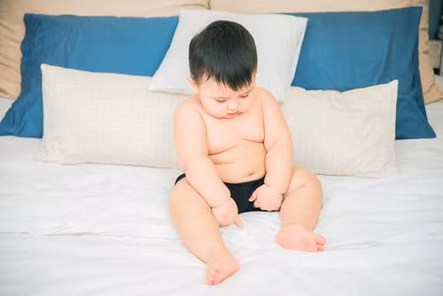 Đôi mắt to tròn...