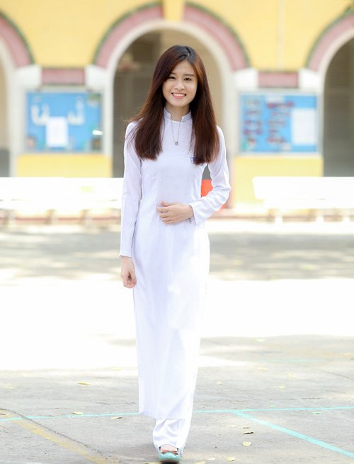 Tất cả các nữ sinh từ 16-22 tuổi (có năm sinh từ 1994-2000) đang học tại các trường THPT, THCN, CĐ và ĐH trên toàn quốc đều có thể tham gia cuộc thi này.