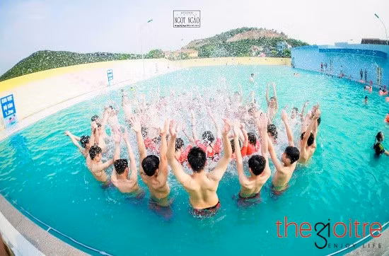 Những hình ảnh này được ghi tại bể bơi của huyện Hải Trung.