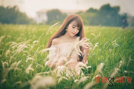 Sau đó, 9X thử sức diễn xuất trong một số MV ca nhạc cũng như các chương trình truyền hình như: Toà Tuyên Án.