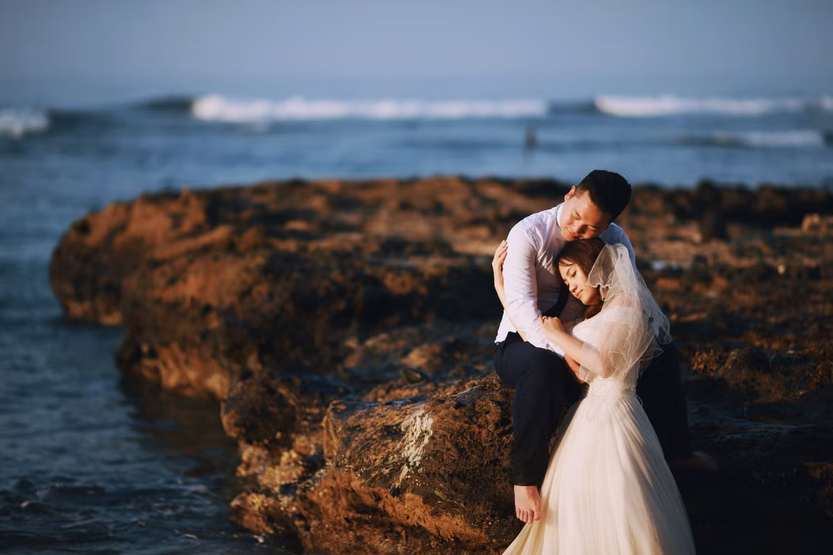 Nhiếp ảnh gia Hải Lê Cao và ekip của anh đã từng rất nhiều lần chụp ảnh cưới ở Lý Sơn nên việc hiểu được đâu là mùa đẹp nhất ở đây là điều không khó.