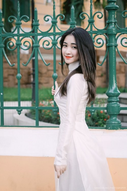 Sau khi đạt giải quán quân của Học viện ngôi sao, Hòa Minzy ngày một nổi tiếng trong lĩnh vực âm nhạc. Cô phát hành album, MV riêng và tạo được tiếng vang trên thị trường nghe nhạc. Bên cạnh vai trò ca sĩ, ngôi sao sinh năm 1995 còn được mời làm giám khảo tại cuộc thi Người hùng tí hon. Hiện tại, Hòa Minzy tham gia cuộc thi Gương mặt thân quen, tạo hiệu ứng mạnh và từng đạt giải nhất 100 triệu tại một số vòng thi.