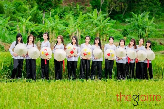 Dù trong hoàn cảnh nào thì họ vẫn tươi cười, lạc quan với cuộc sống.