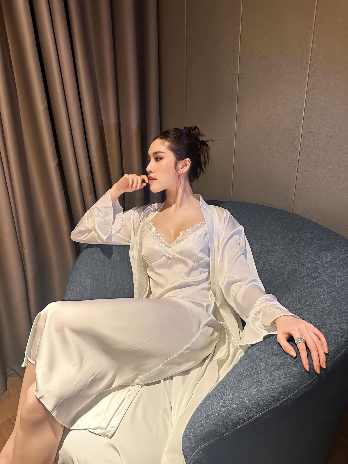 Đặng Dương Thanh Thanh Huyền sinh năm 1996, gương mặt quen thuộc trong làng giải trí Việt. Cô là MC song ngữ, nhà sáng tạo nội dung và người truyền cảm hứng nổi tiếng trên mạng xã hội.