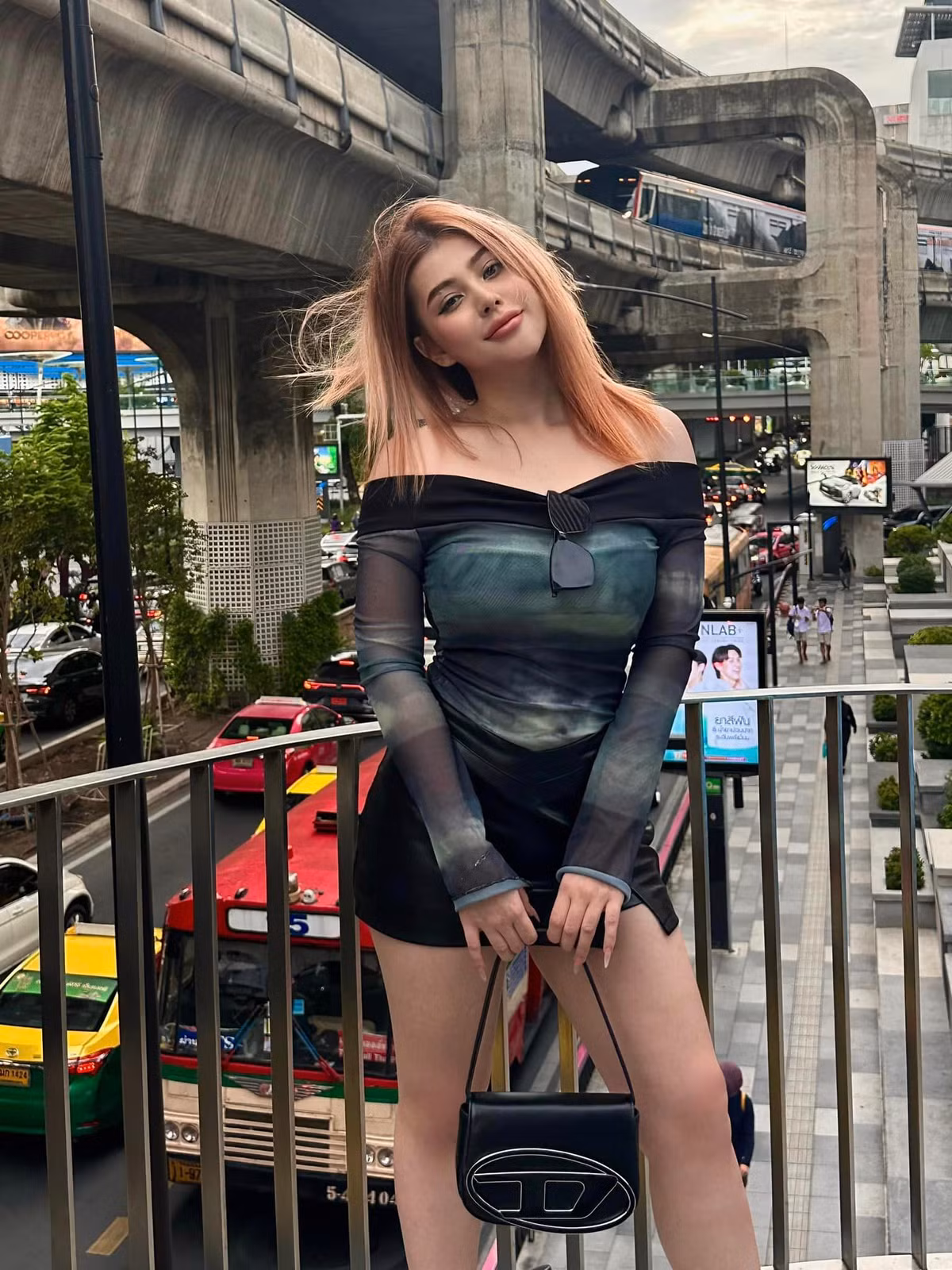 Sunna hiện tại đã là mẹ 1 con, cô sinh con đầu lòng vào năm 20 tuổi. Năm 21 tuổi cô bất ngờ chia sẻ đã ly hôn.