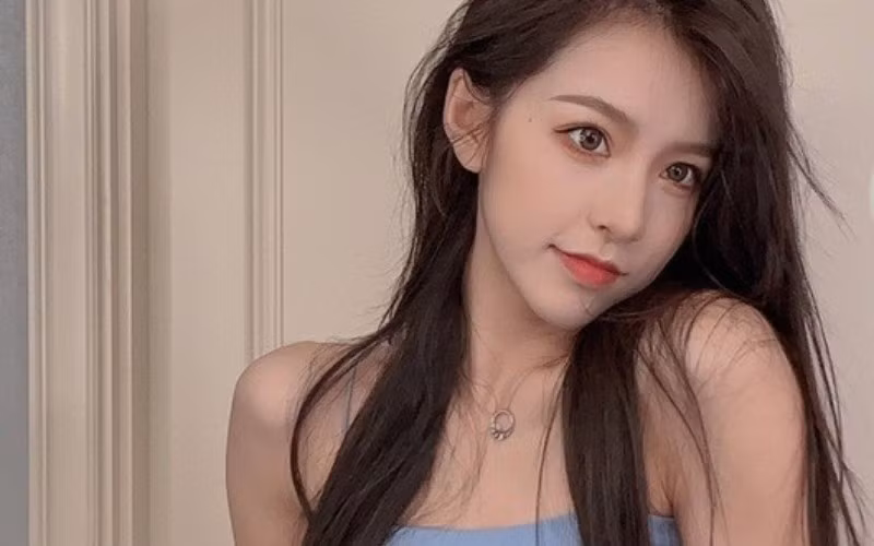 Sau những phốt ầm ỹ, nữ streamer bắt đầu ăn mặc đầu tư, trang điểm cẩn thận, tỉ mỉ hơn.