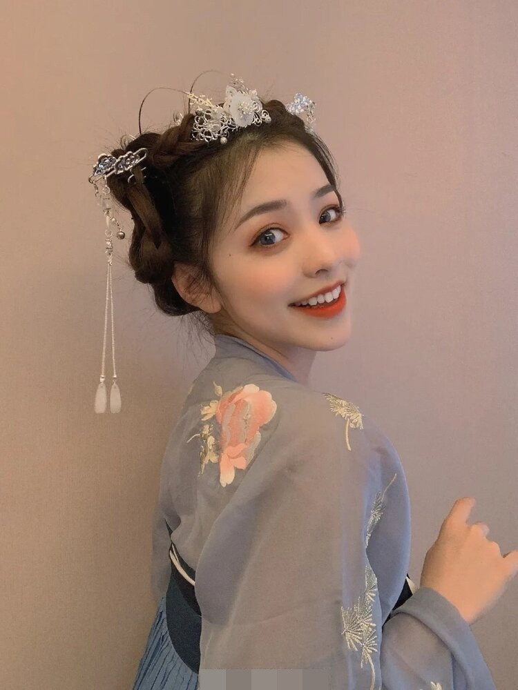 Vướng hàng loạt thị phi, Lưu Tư Dao từng phải "biến mất" trên mạng xã hội. Cô bị phần lớn người hâm mộ quay lưng.