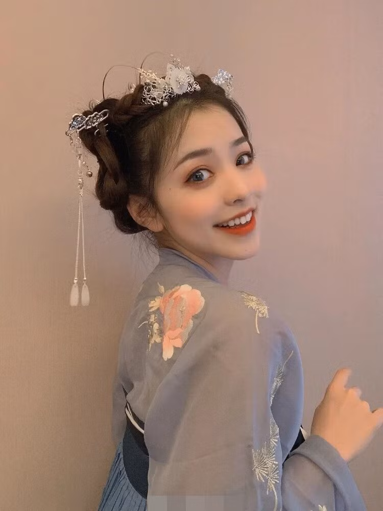 Vướng hàng loạt thị phi, Lưu Tư Dao từng phải "biến mất" trên mạng xã hội. Cô bị phần lớn người hâm mộ quay lưng.