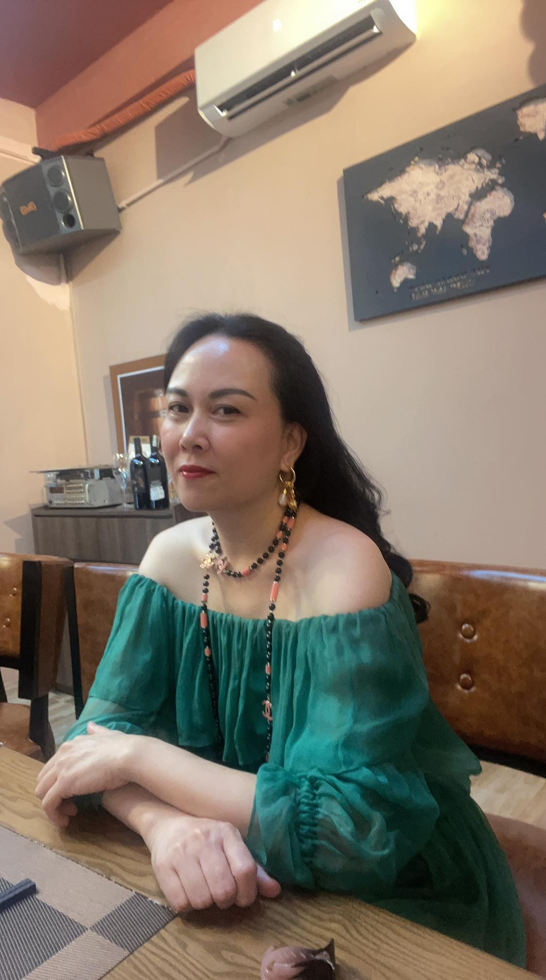 Phong cách thời trang của Phượng Chanel từ xưa đến nay luôn là đề tài thu hút sự quan tâm của cư dân mạng.