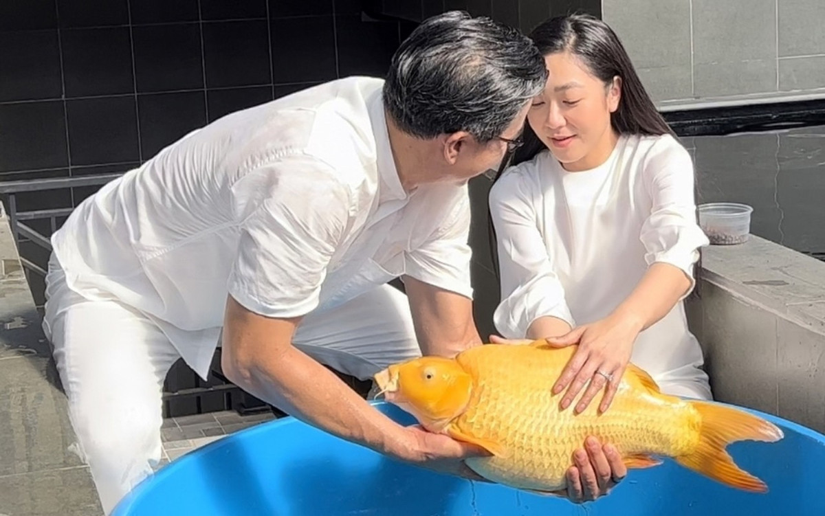 Cuối cùng ngày 10/9, ca sĩ Hà Thanh Xuân chính thức xác nhận đã đường ai nấy đi với doanh nhân Thắng Ngô do nhiều bất đồng về quan điểm.