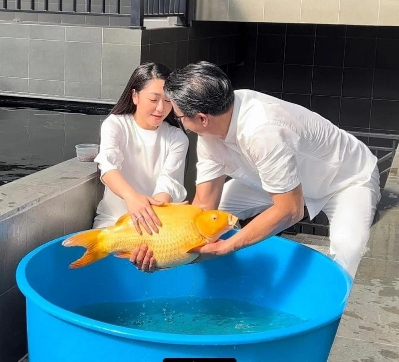 Sau tuyên bố của Hà Thanh Xuân, phía doanh nhân Thắng Ngô không có động thái nào liên quan tới chuyện tình cảm tan vỡ.