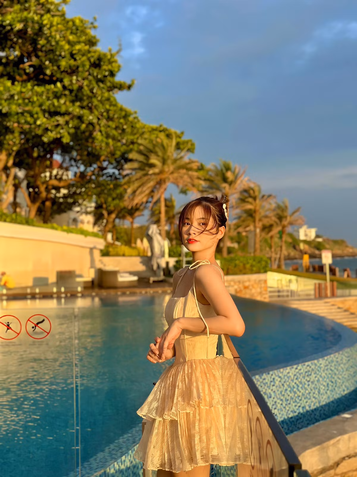 Một vài lần, Nam Phương tiết lộ cô và gia đình hiện đang sống tại một căn biệt thự xa hoa ngay giữa quận 1, TP HCM.