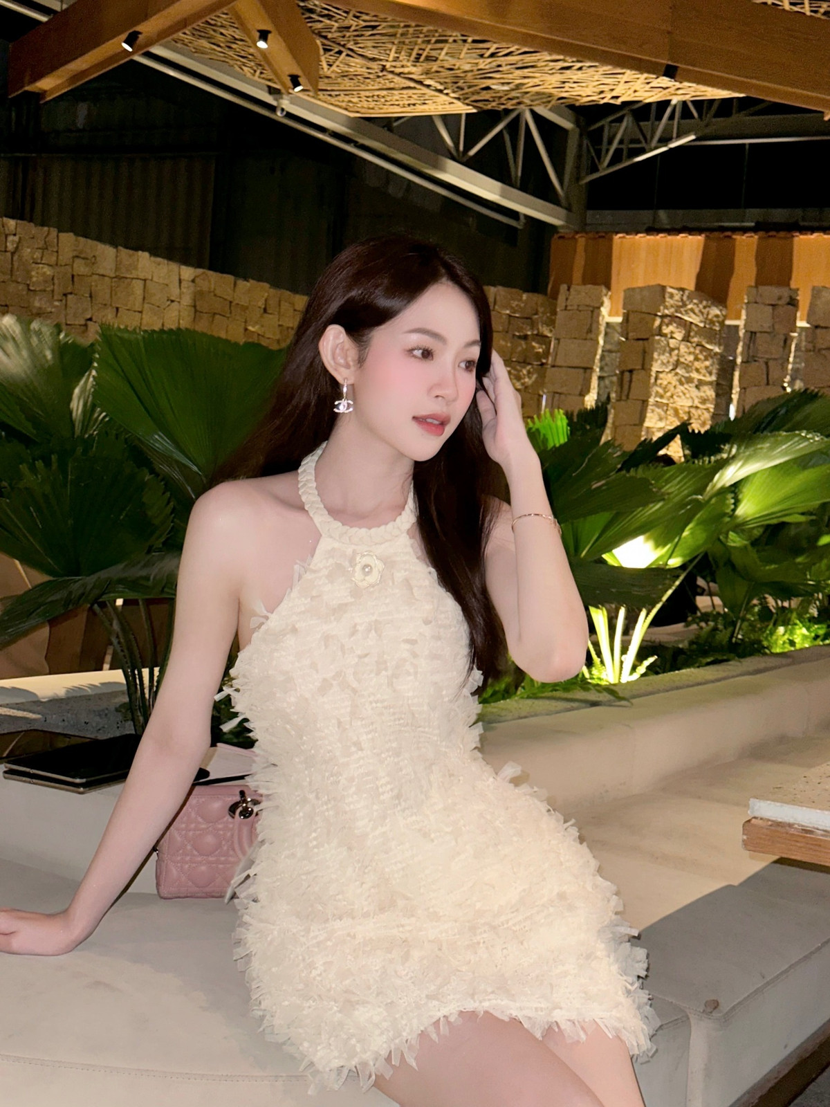 Thời điểm dự thi Hoa hậu Việt Nam 2020, Minh Anh sở hữu chiều cao 1m70, nặng 50kg, số đo ba vòng: 81-61-91cm.