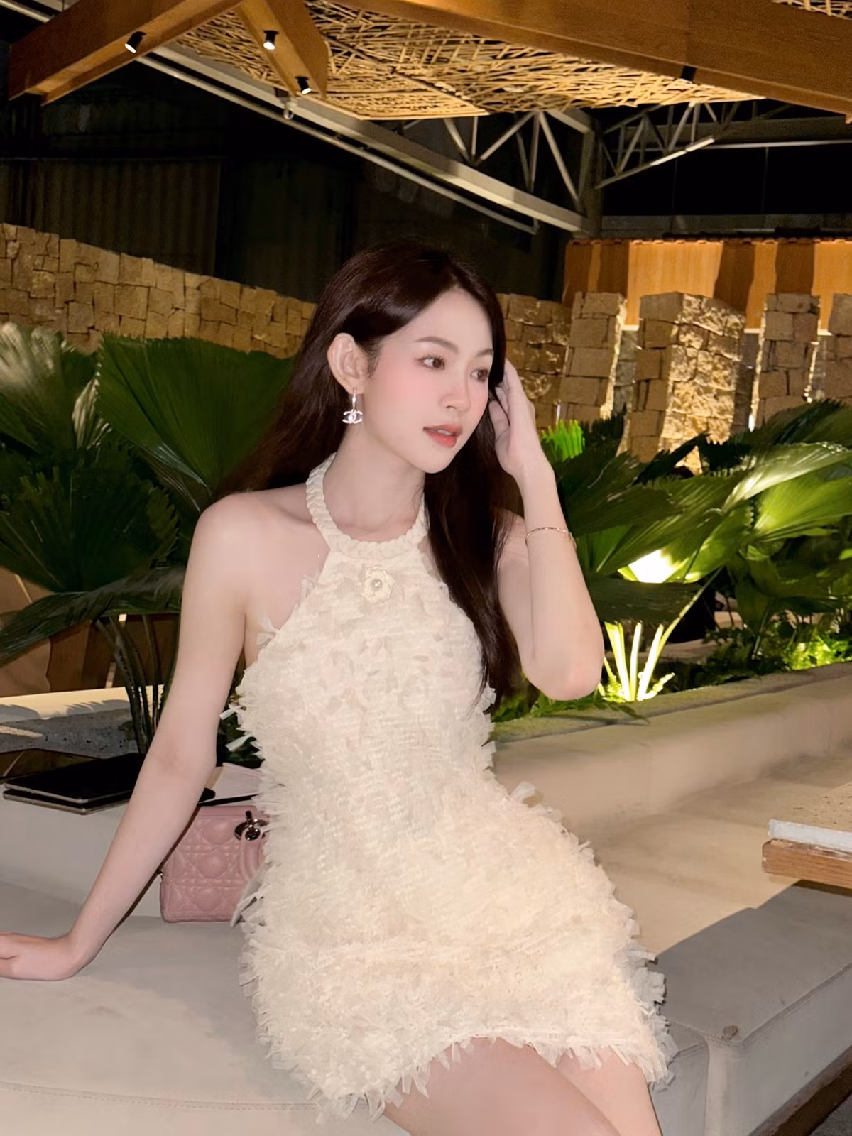 Thời điểm dự thi Hoa hậu Việt Nam 2020, Minh Anh sở hữu chiều cao 1m70, nặng 50kg, số đo ba vòng: 81-61-91cm.