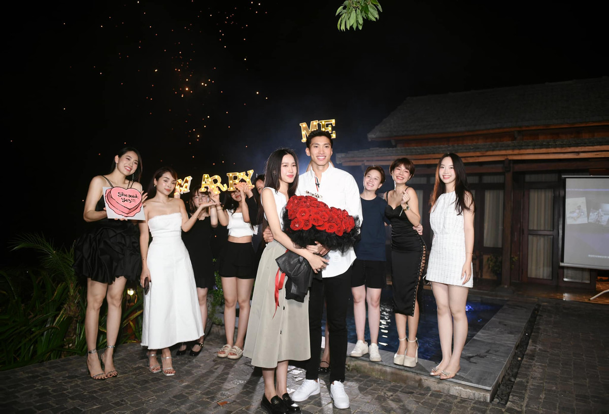 Đoàn Văn Hậu và Doãn Hải My được coi là cặp đôi trai tài gái sắc và được rất nhiều khán giả yêu mến.