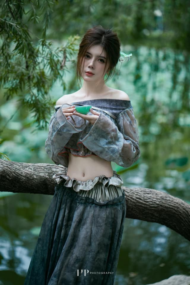 Ở tuổi 31, Lilly Luta vẫn xinh đẹp, trẻ trung như hơn 10 năm trước bước chân vào showbiz. Ảnh: FBNV