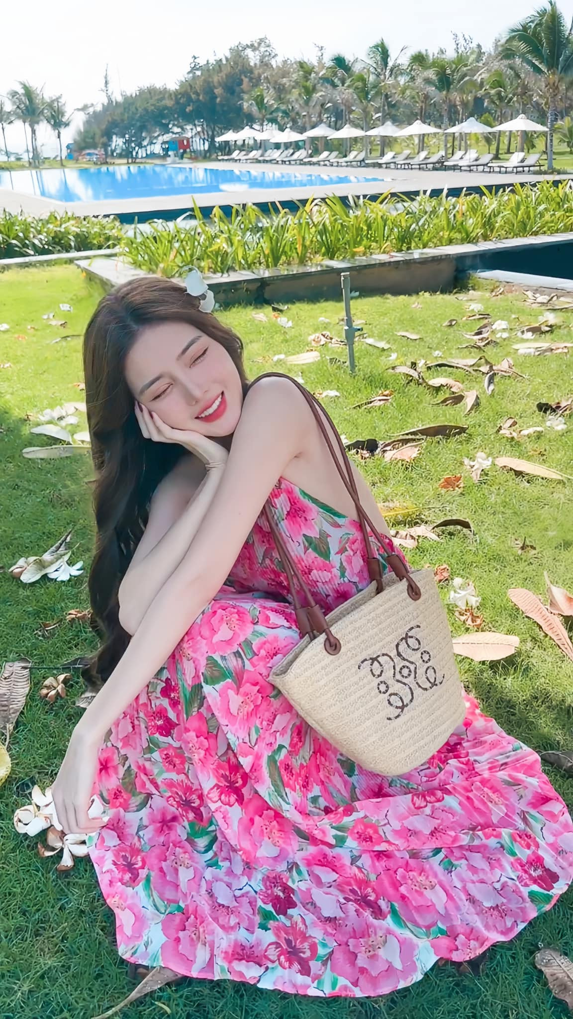 Điều khiến cư dân mạng trầm trồ chính là nhan sắc Lilly Luta ngày càng thăng hạng theo thời gian.