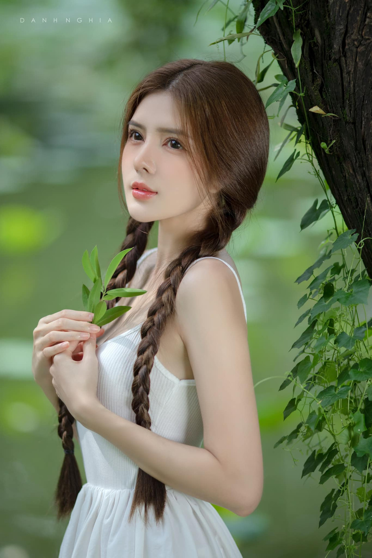 Sở hữu nhan sắc xinh đẹp được ví như búp bê sống, Lilly Luta là hot girl từng rất nổi tiếng với các bạn trẻ.
