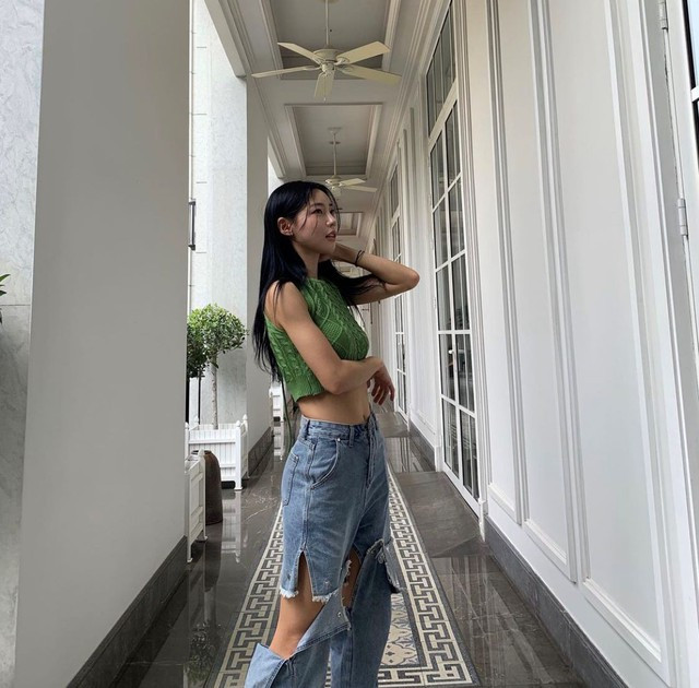 Min Ji nổi tiếng với ngoại hình xinh xắn, vóc dáng nóng bỏng và nhờ đó thu hút được lượng lớn người hâm mộ.