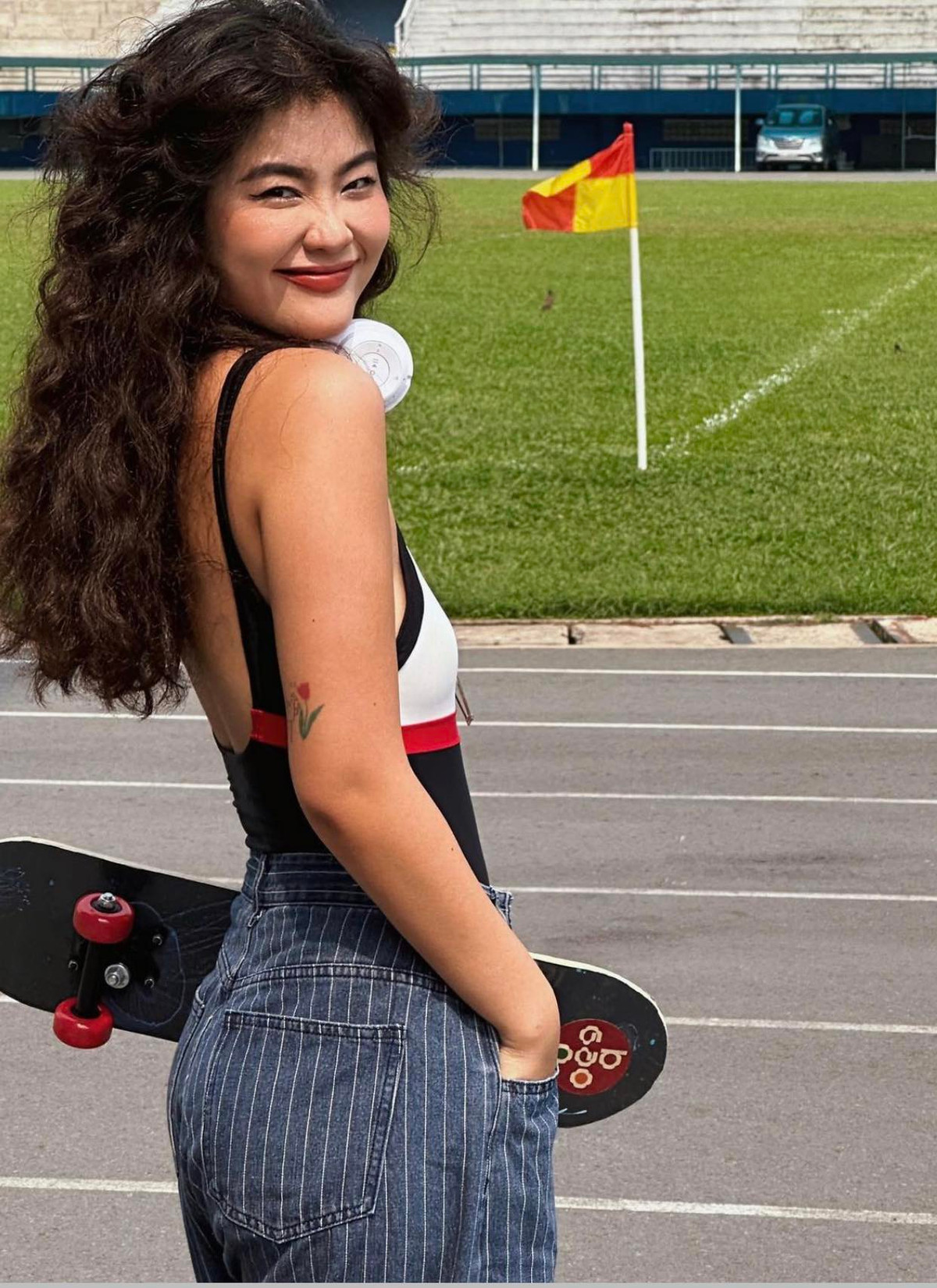 Bách Liên từng chia sẻ cô thích vẻ đẹp của các diễn viên Hồng Kông. Việc tô son đậm hay để tóc dài cũng là Bách Liên học theo những người đẹp này.