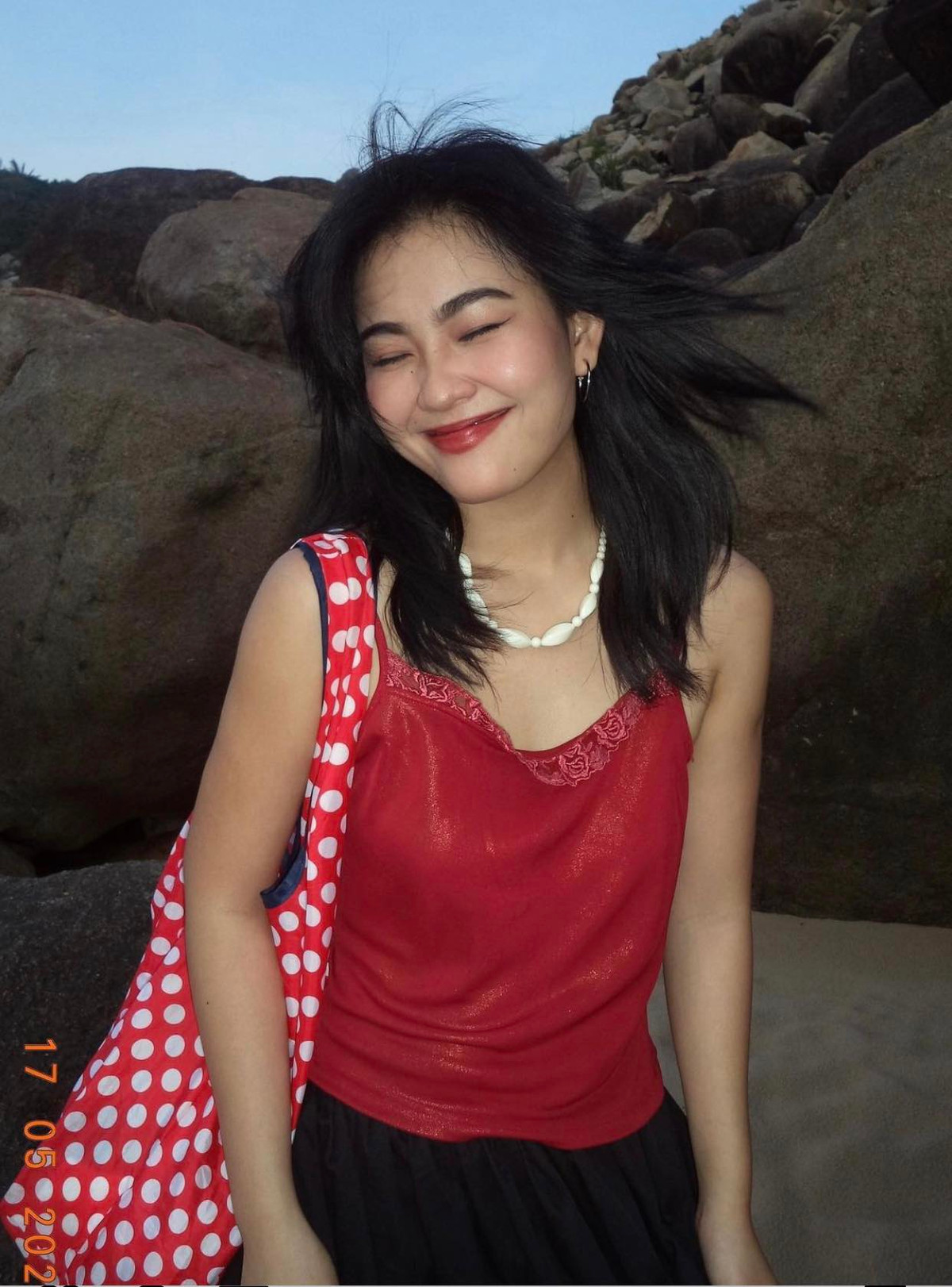 Với cô nàng, phong cách vintage chính là "chân ái" của cuộc đời vì nó mang đến những điểm vô cùng đặc biệt vì mỗi bộ lại có một điểm độc đáo riêng, khó bị đụng hàng.