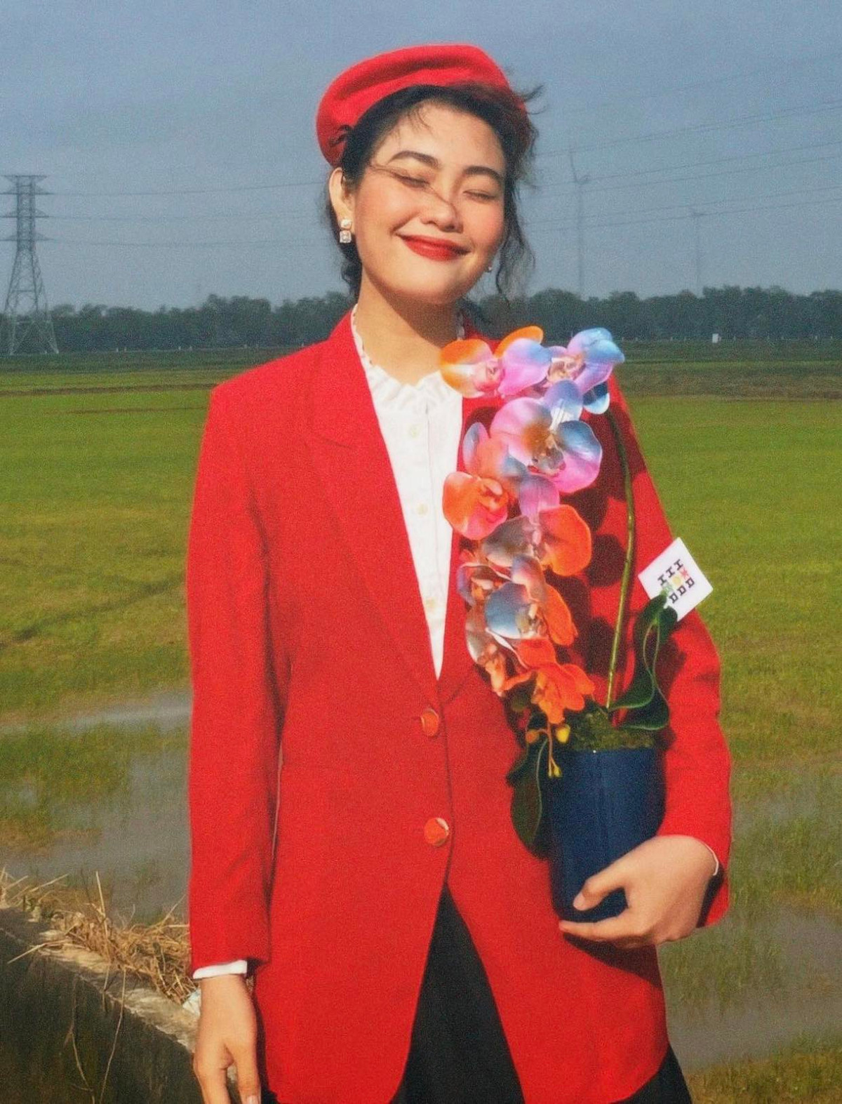 Bách Liên là gái xinh Nha Trang gây chú ý trên MXH nhờ niềm đam mê với phong cách thời trang cổ điển.