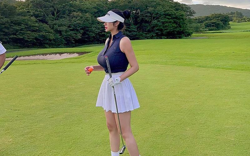 Hiện, cô được biết đến với trò của một người mẫu ảnh. Đồng thời cô cũng bắt đầu xây dựng kênh Youtube để chia sẻ những nội dung về cuộc sống đời thường, tip làm đẹp… cùng fans hâm mộ.