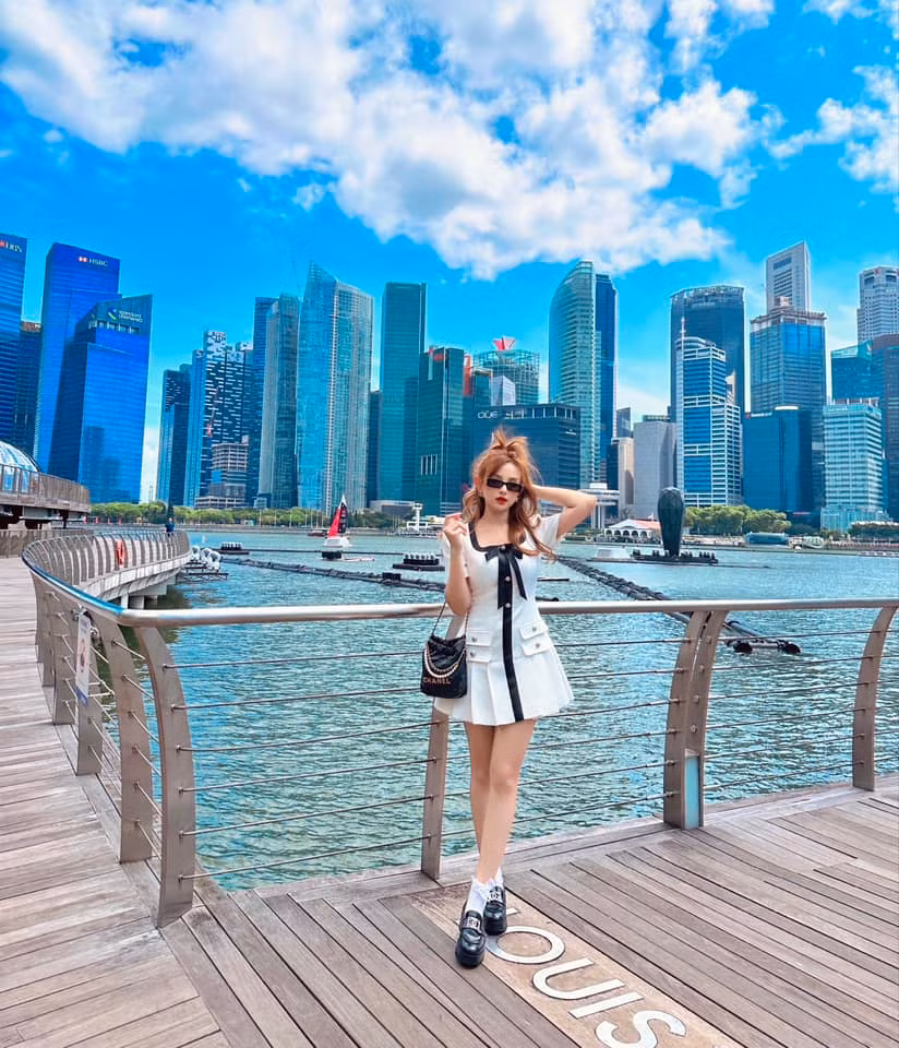 Sau khi kết hôn, Huyền Baby cũng rời xa ánh đèn sân khấu, không tham gia các hoạt động giải trí mà dành thời gian cho gia đình và công việc kinh doanh riêng.