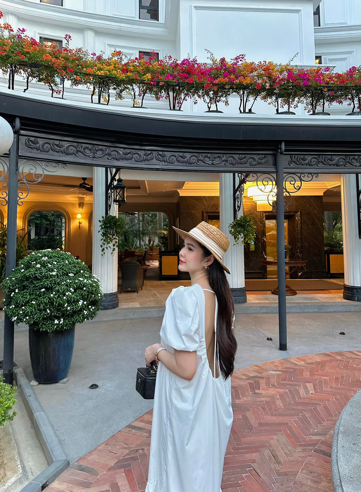 Vũ Thu Hoài từng chia sẻ với stylist rằng cô trở lại sóng sau nhiều tháng nghỉ sinh đã có sự thay đổi trong phong cách ăn mặc.