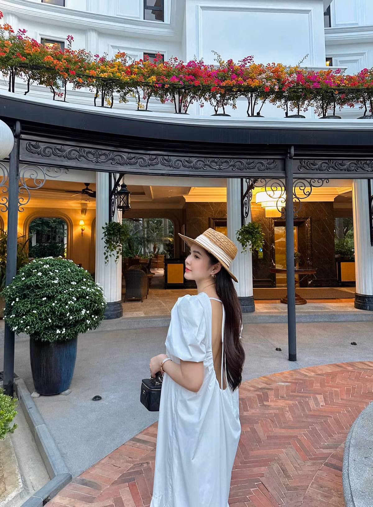 Vũ Thu Hoài từng chia sẻ với stylist rằng cô trở lại sóng sau nhiều tháng nghỉ sinh đã có sự thay đổi trong phong cách ăn mặc.