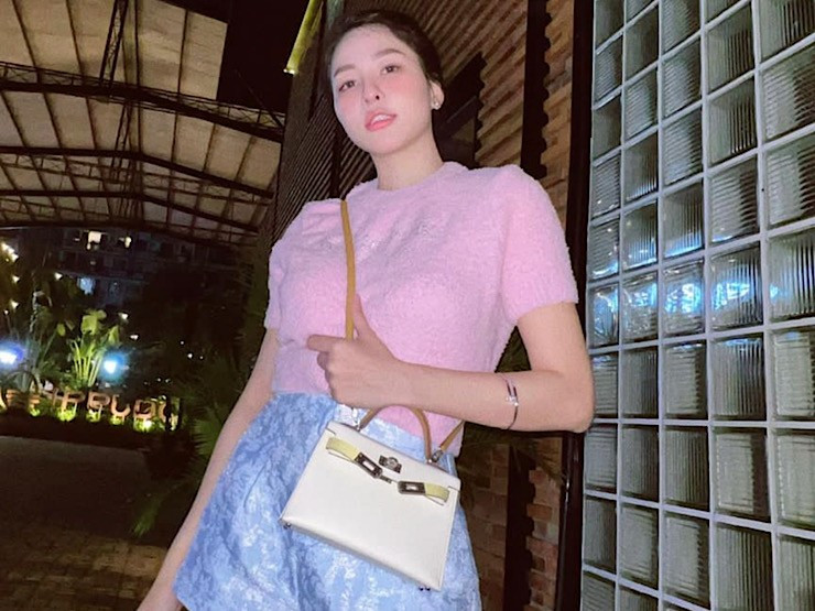 Hầu như cô không sử dụng Facebook mà chỉ hoạt động trên Instagram. Ảnh: Tổng hợp