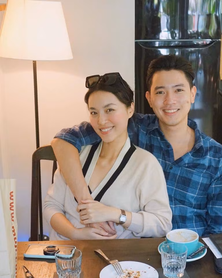 Lê Hà Trúc được biết đến là bạn gái của " cơ trưởng trẻ nhất Việt Nam" Nguyễn Quang Đạt. Ngoài ra cô là blogger du lịch, làm đẹp, KOL,...