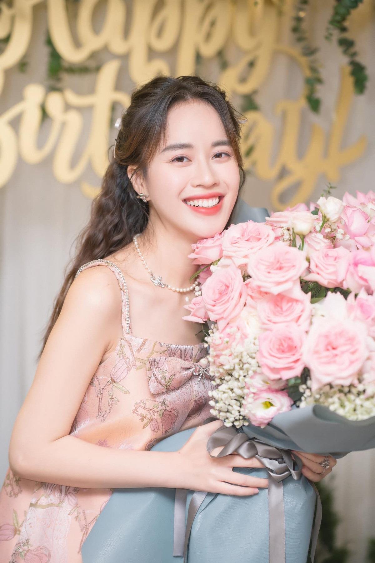 Cách đây không lâu, nữ MC VTV tiết lộ bữa tiệc đặc biệt mà ông xã dành cho mình nhân dịp sinh nhật.