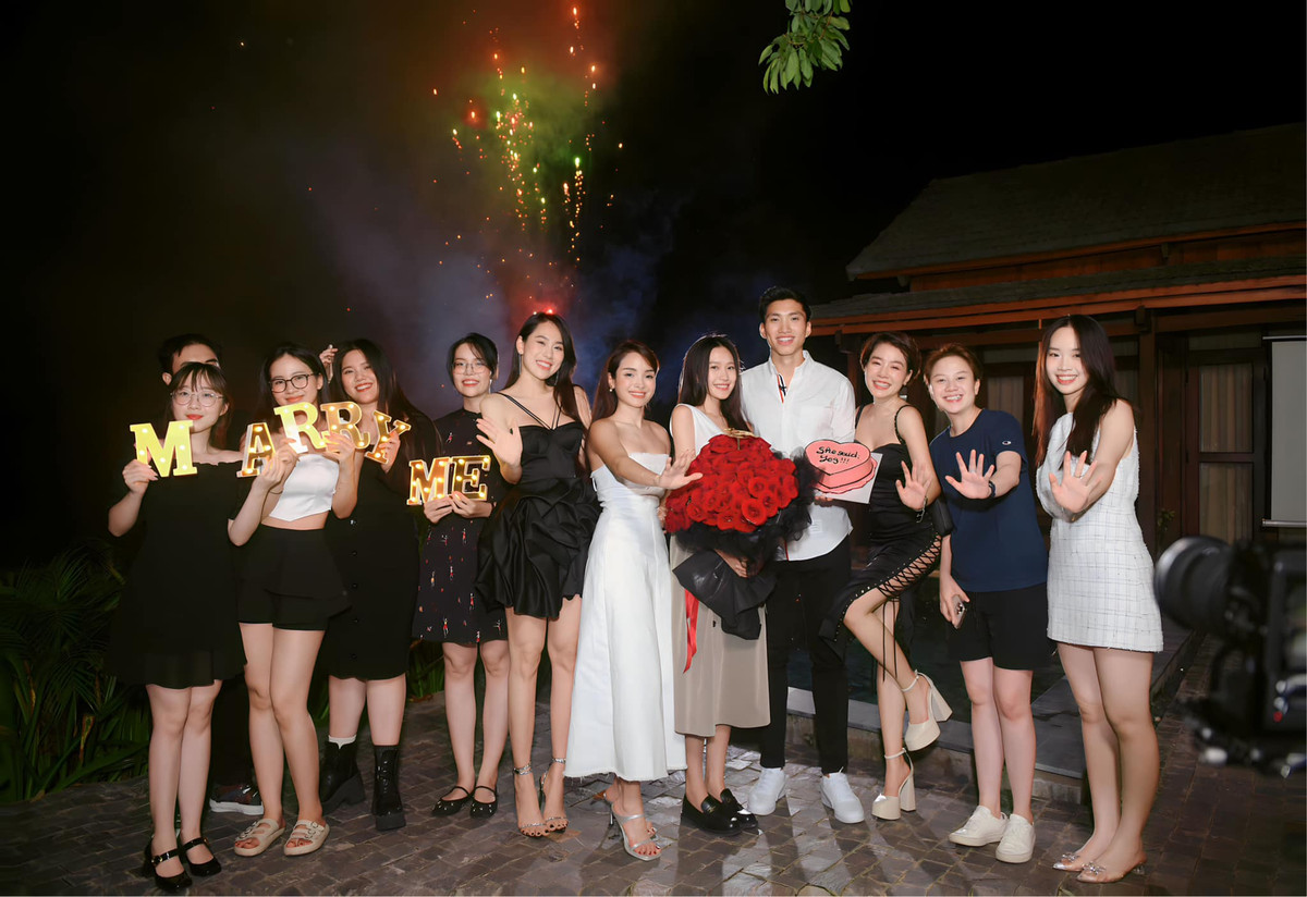 Trước đó không lâu, họ đã kỉ niệm tròn 3 năm hẹn hò.